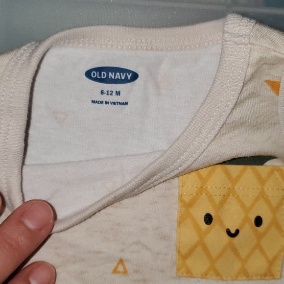 GIFTED Old Navy pineapple short/tank set - Picture 2 of 4